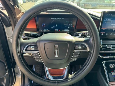 Used 2022 Lincoln Navigator Reserve image 18