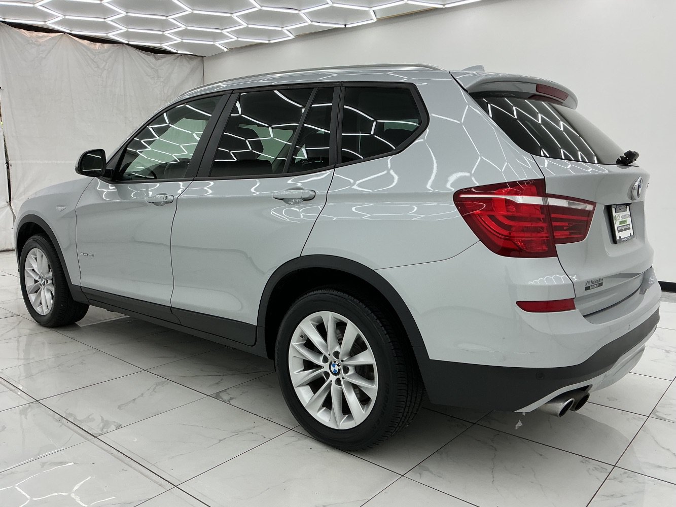 Used 2017 BMW X3 xDrive28i AWD/4WD image 12
