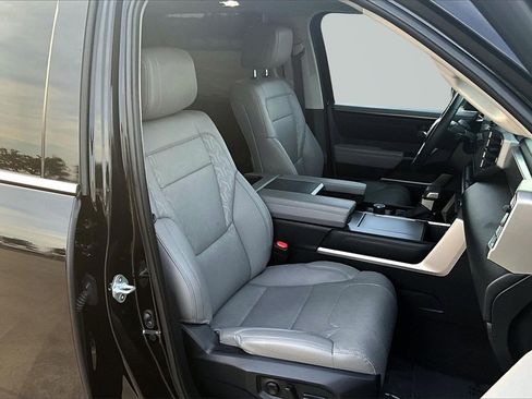 Used 2023 Toyota Sequoia Limited image 30