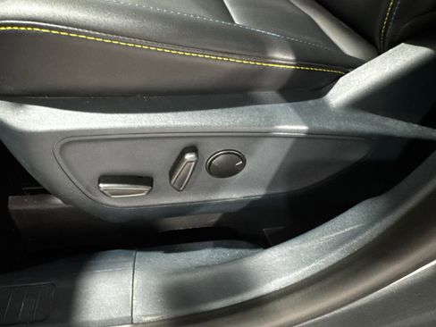 Used 2025 Ford Maverick Lobo AWD/4WD image 18