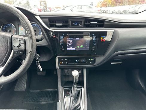 Used 2019 Toyota Corolla LE image 16