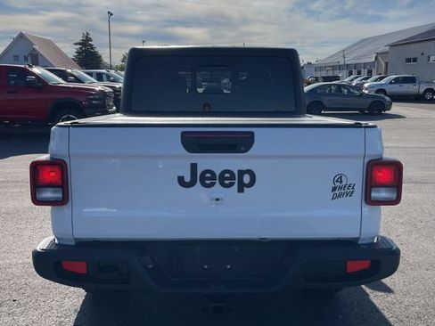 Used 2021 Jeep Gladiator Overland AWD/4WD image 7