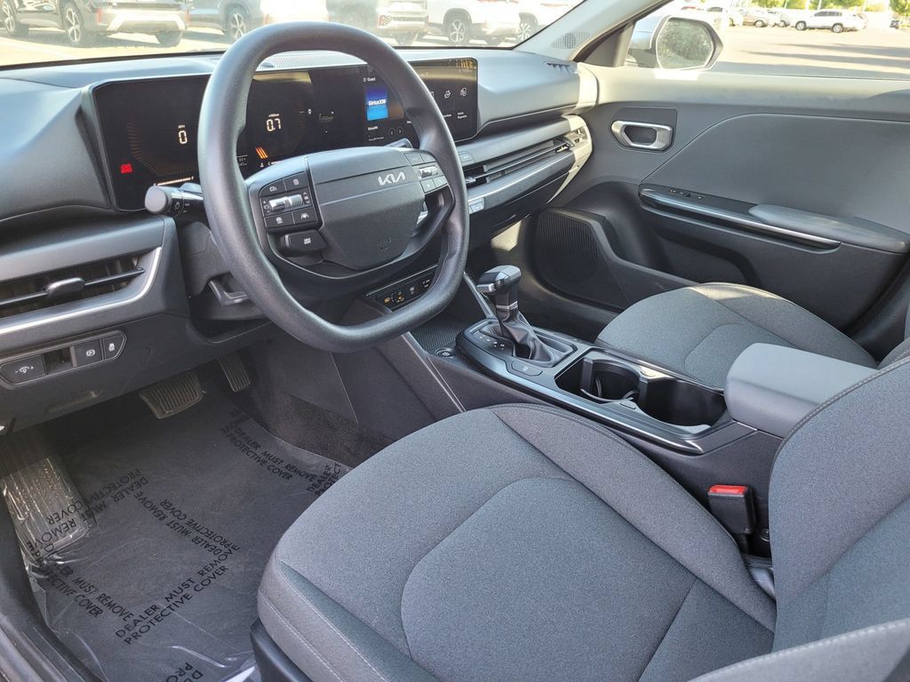 Used 2025 Kia K4 FWD image 11