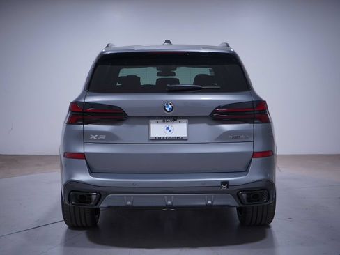 Used 2026 BMW X5 sDrive40i w/ M Sport Package RWD image 5