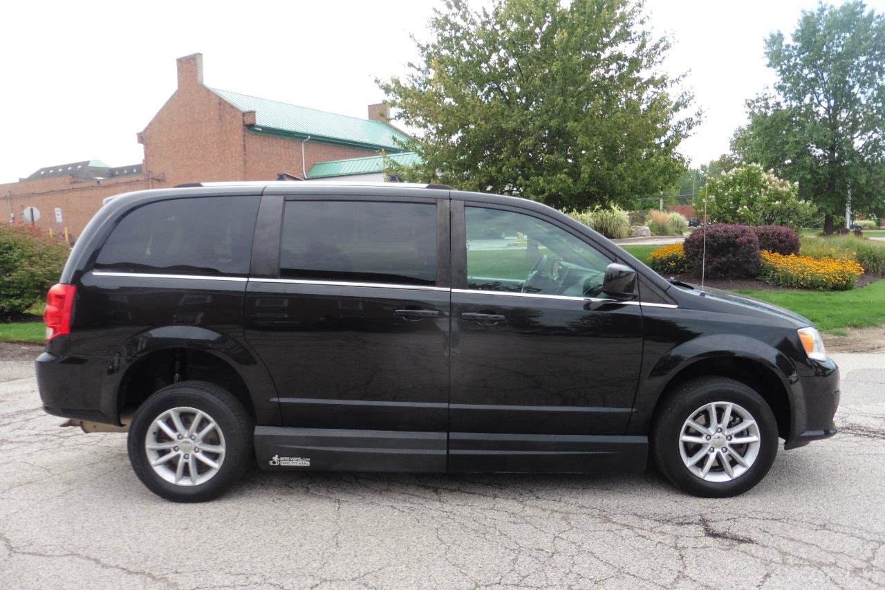 Used 2019 Dodge Grand Caravan SXT FWD image 19