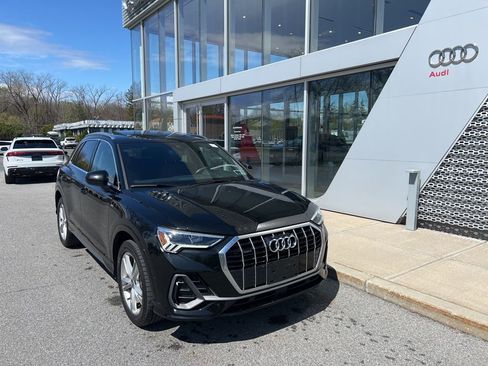 Used 2020 Audi Q3 2.0T Prestige w/ Prestige Package image 3