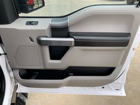 Used 2016 Ford F150 XLT w/ Equipment Group 302A Luxury RWD image 13