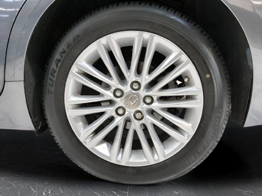 Used 2014 Lexus ES 350 w/ Luxury Package FWD image 29