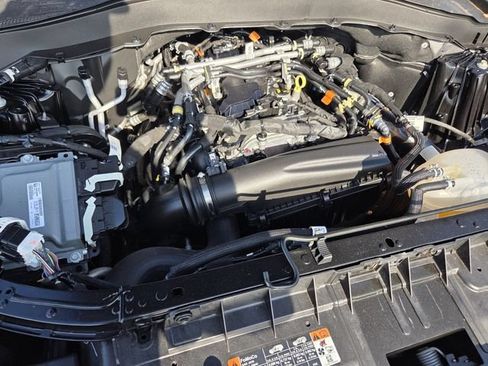 Used 2025 Ford Explorer Active RWD image 13