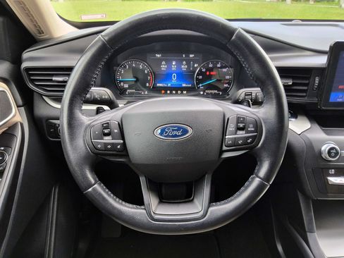 Used 2020 Ford Explorer XLT RWD image 9