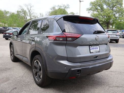 Used 2025 Nissan Rogue SV image 5