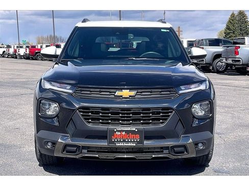 Used 2023 Chevrolet TrailBlazer ACTIV w/ Sun and Liftgate Package FWD image 3