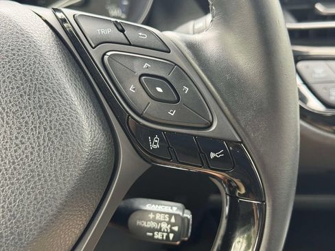 Used 2019 Toyota C-HR XLE FWD image 19