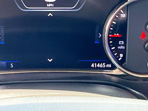 Used 2022 GMC Acadia Denali w/ Denali Ultimate Package image 12