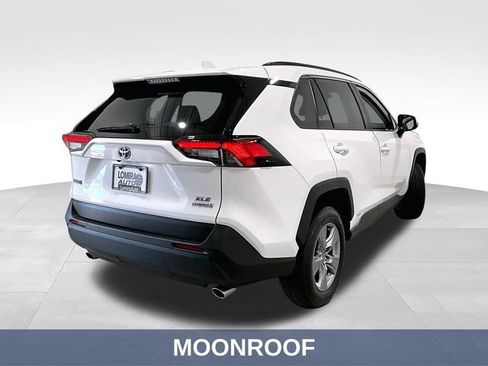 Used 2022 Toyota RAV4 XLE w/ Convenience Package AWD/4WD image 7