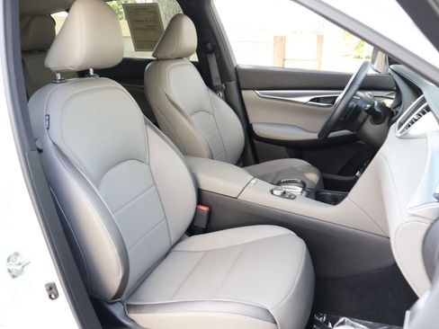 Certified 2023 INFINITI QX50 Luxe FWD image 23
