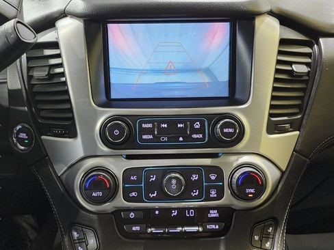 Used 2018 GMC Yukon XL SLT w/ Open Road Package AWD/4WD image 16
