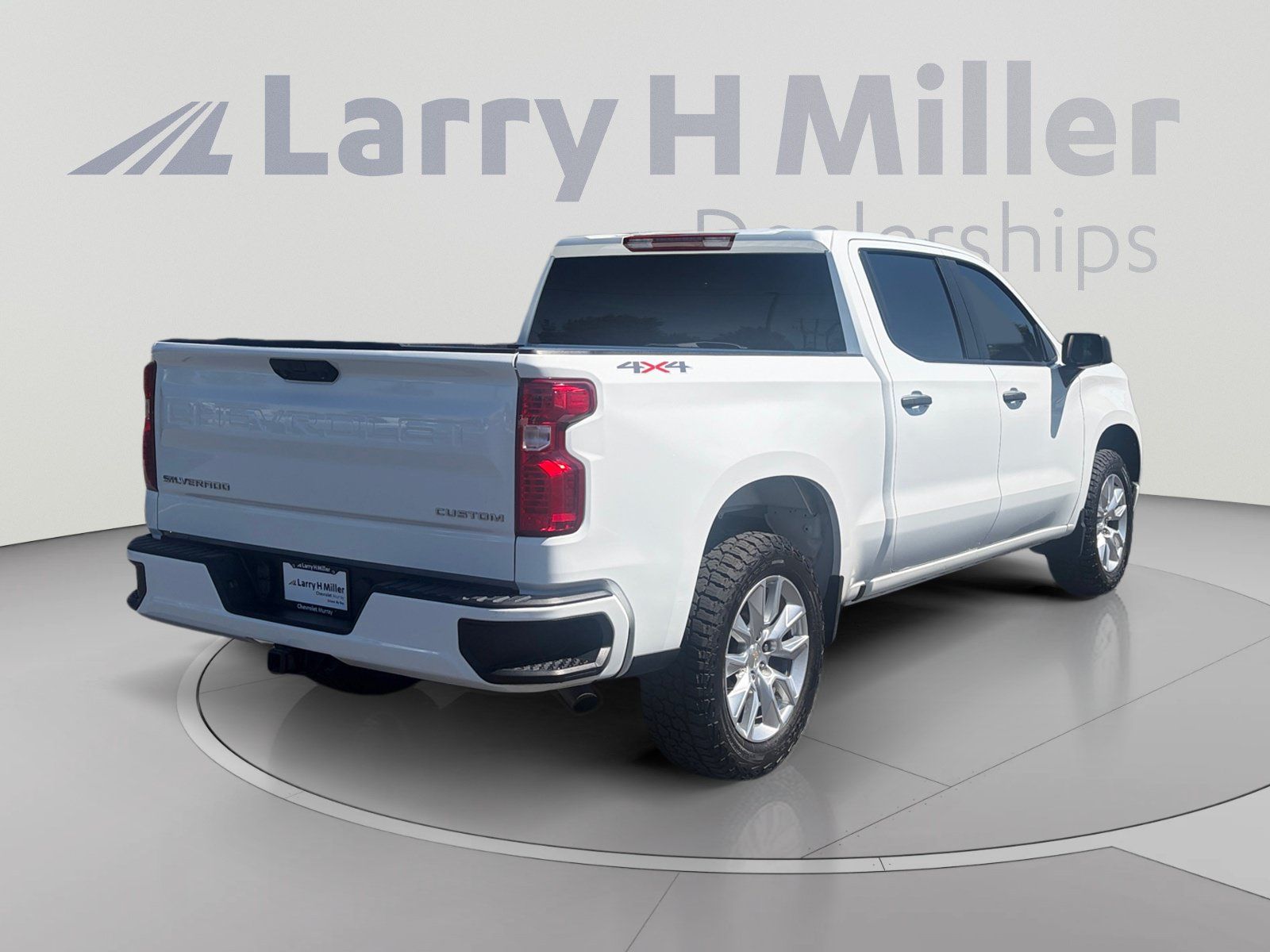 Certified 2024 Chevrolet Silverado 1500 Custom AWD/4WD image 5