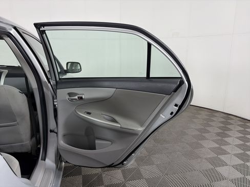 Used 2012 Toyota Corolla LE image 34