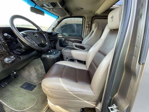 Used 2015 Chevrolet Express 2500 Extended RWD image 17