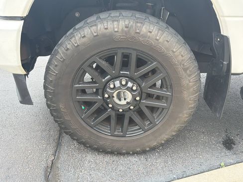 Used 2020 Ford F350 Lariat AWD/4WD image 28