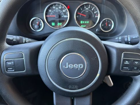 Used 2013 Jeep Wrangler Sport AWD/4WD image 20