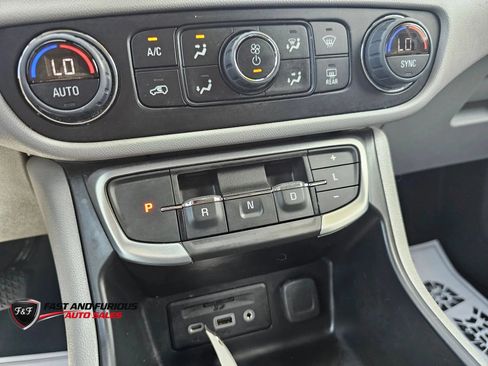 Used 2023 GMC Terrain SLT w/ Infotainment Package II AWD/4WD image 28