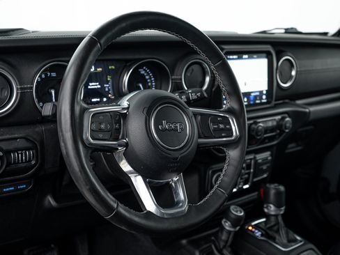 Used 2021 Jeep Wrangler Unlimited Sahara w/ Cold Weather Group AWD/4WD image 9