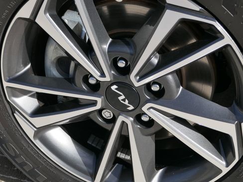 Used 2023 Kia Forte LXS image 11