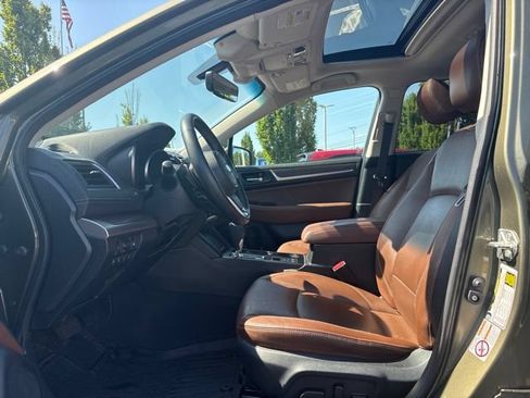 Used 2019 Subaru Outback 3.6R Touring w/ Popular Package #3A AWD/4WD image 12