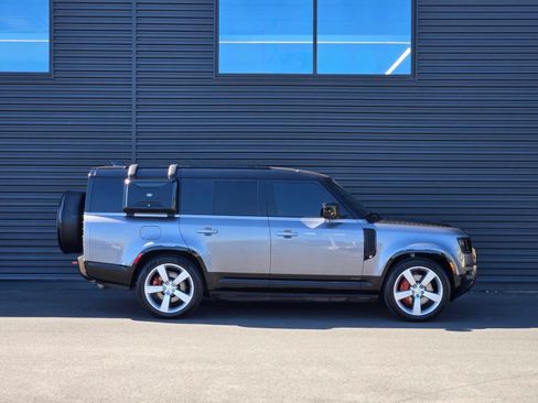 Used 2024 Land Rover Defender 130 X AWD/4WD image 8