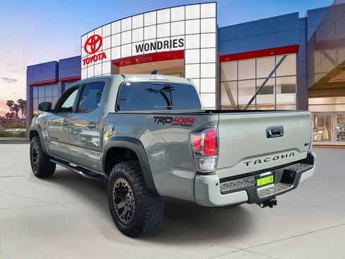 Used 2022 Toyota Tacoma TRD Off-Road w/ TRD Premium Off Road Package image 3