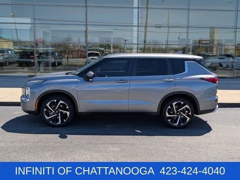 Used 2022 Mitsubishi Outlander SE FWD image 2