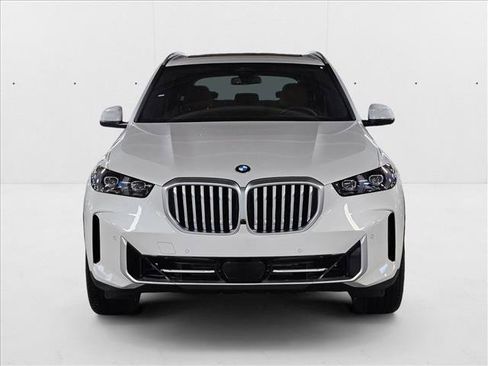 Used 2026 BMW X5 sDrive40i w/ Climate Comfort Package RWD image 2