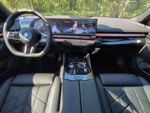 New 2027 BMW 550e xDrive w/ Executive Package AWD/4WD image 16