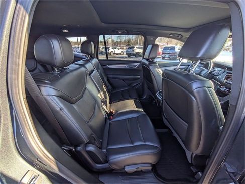 Used 2023 Cadillac XT6 Luxury image 35