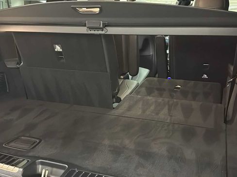 New 2026 Mercedes-Benz GLS 580 4MATIC image 32