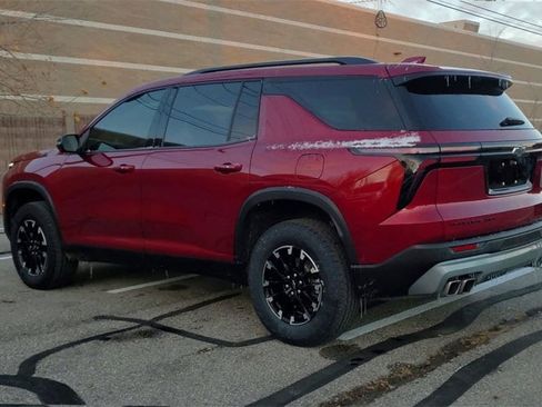 Certified 2024 Chevrolet Traverse Z71 w/ Enhanced Driving Package image 6