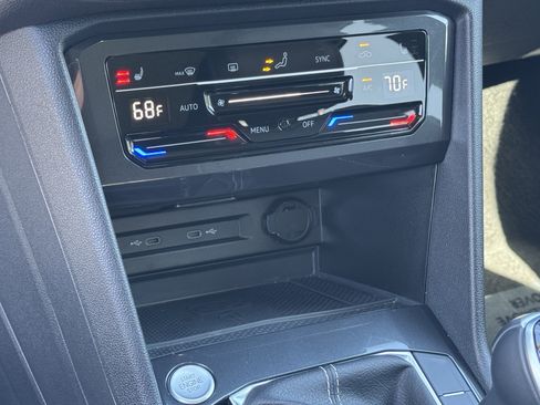 Used 2024 Volkswagen Tiguan SE R-Line image 29