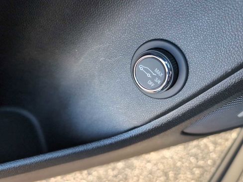 Used 2025 Chevrolet Blazer RS image 41