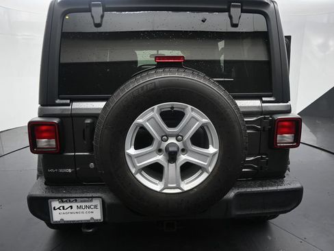 Used 2020 Jeep Wrangler Unlimited Sport S AWD/4WD image 9