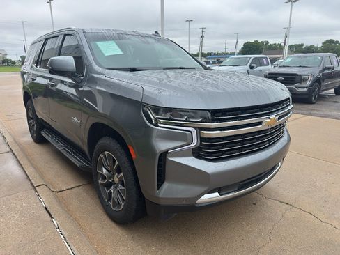 Used 2021 Chevrolet Tahoe LT w/ LT Signature Package AWD/4WD image 4