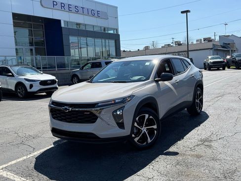 Used 2026 Chevrolet Trax RS image 1