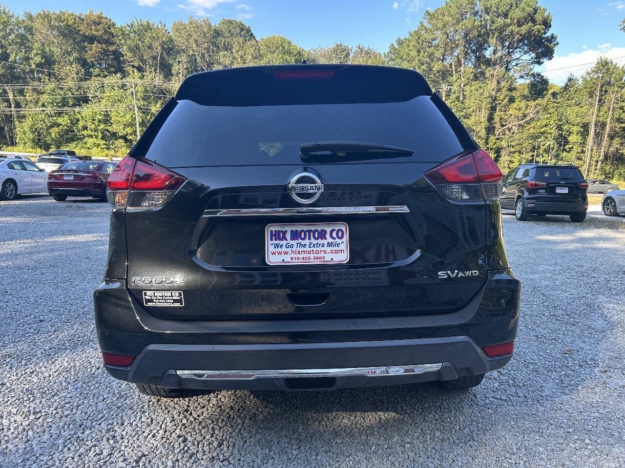 Used 2017 Nissan Rogue SV w/ Sun & Sound Touring Package AWD/4WD image 4