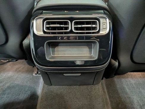 Used 2022 Mercedes-Benz S 500 4MATIC w/ AMG Line Package image 18