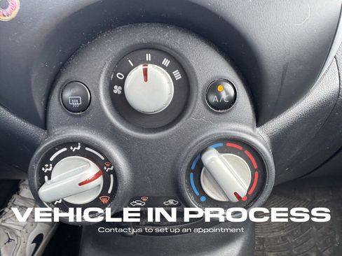 Used 2014 Nissan Versa SV w/ Convenience Package image 19