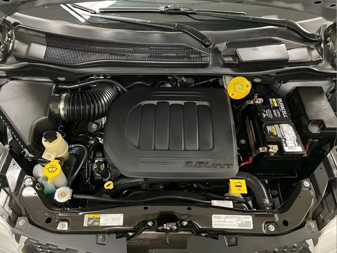 Used 2020 Dodge Grand Caravan SE FWD image 15