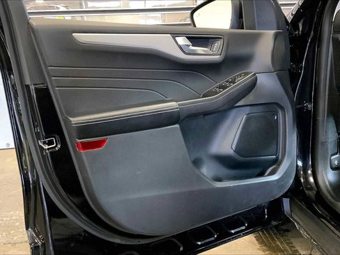 Used 2021 Ford Escape SE image 20