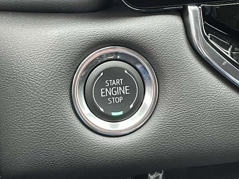 New 2025 GMC Canyon Elevation w/ Technology Package image 25