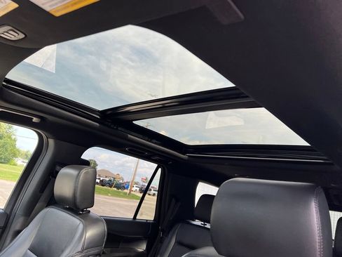 Used 2020 Ford Expedition XLT w/ Equipment Group 202A AWD/4WD image 31